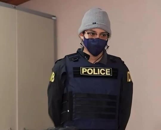 เปิดวาร์ปสายสืบหล่อ