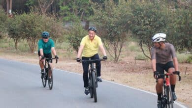 เศรษฐา ปั่นจักรยาน