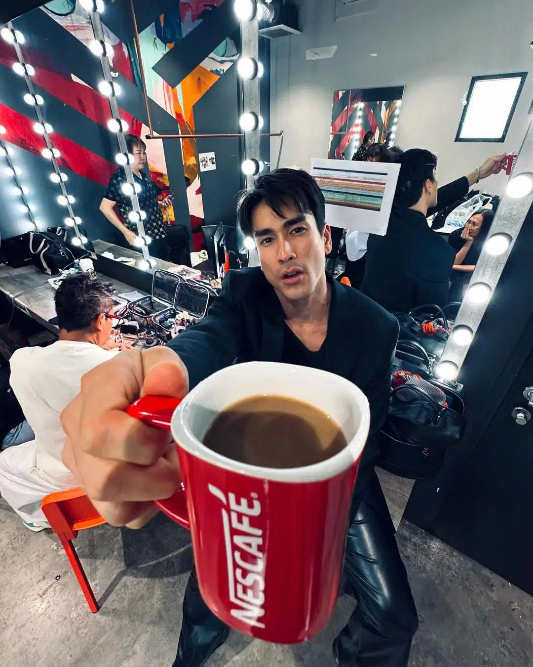 ณเดชน์ คูกิมิยะ โชว์กล้ามท้อง