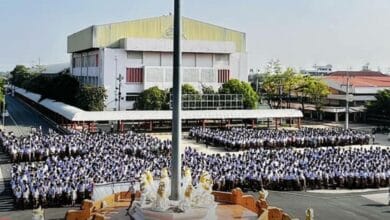 ข่าวนักเรียนยืนตากแดด