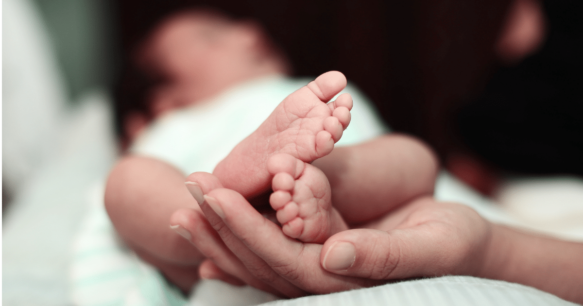 ทารกหญิง วัย 2 เดือน