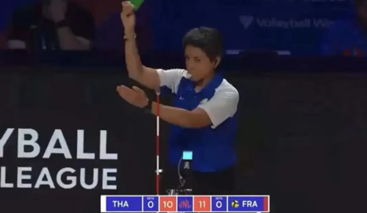 กรรมการแจกใบเขียว พิมพิชยา