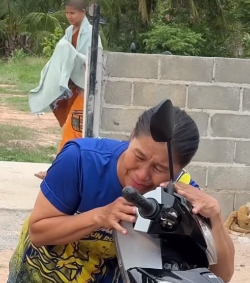 ไถ่มอไซค์ ให้โยมยาย