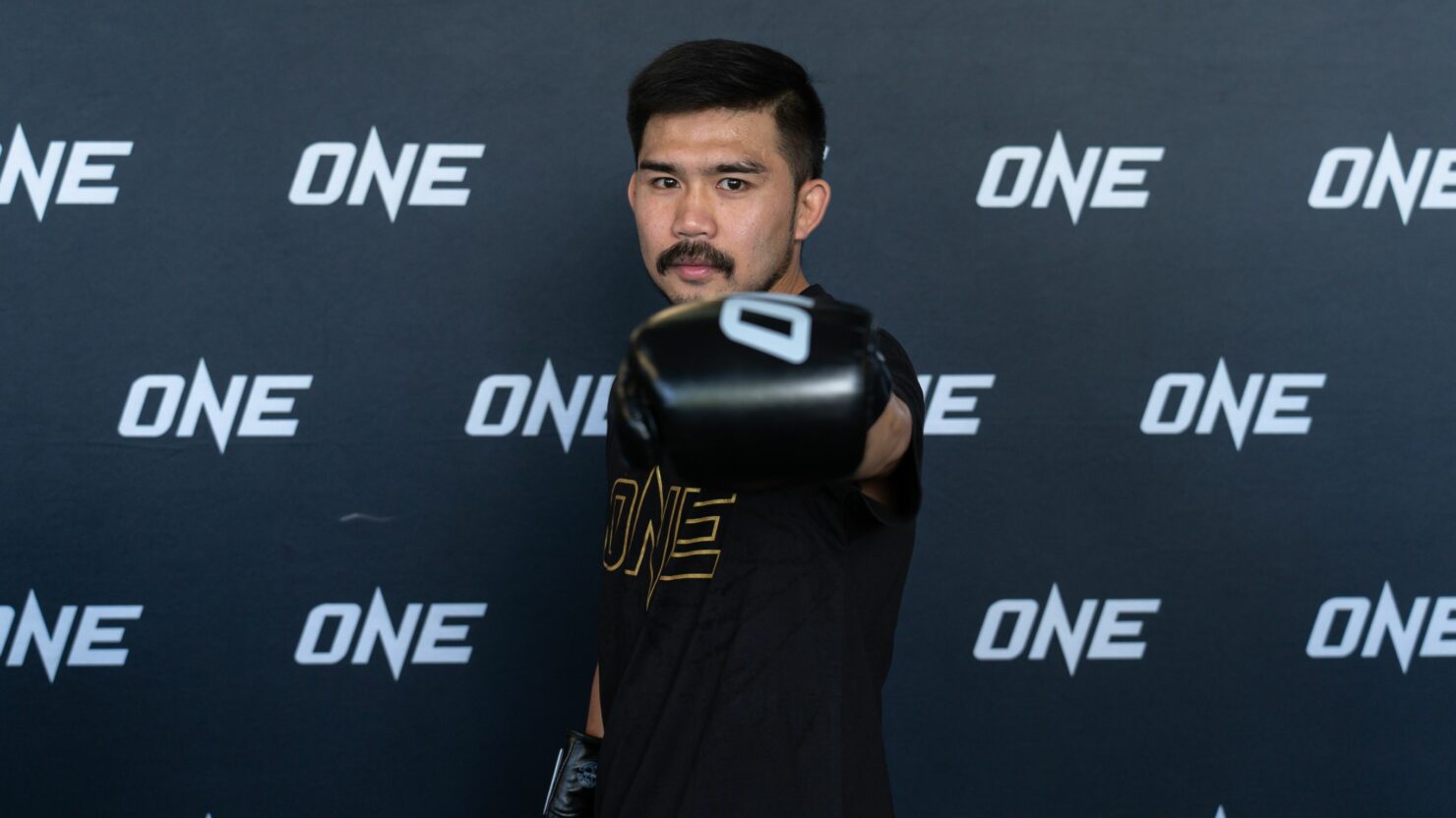 พระจันทร์ฉาย ONE ลุมพินี 68