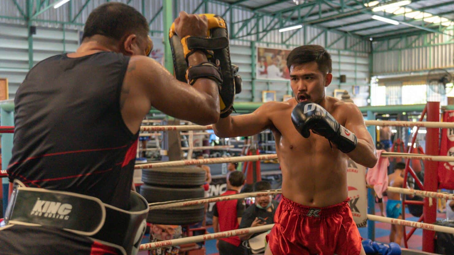 พระจันทร์ฉาย ONE ลุมพินี 68