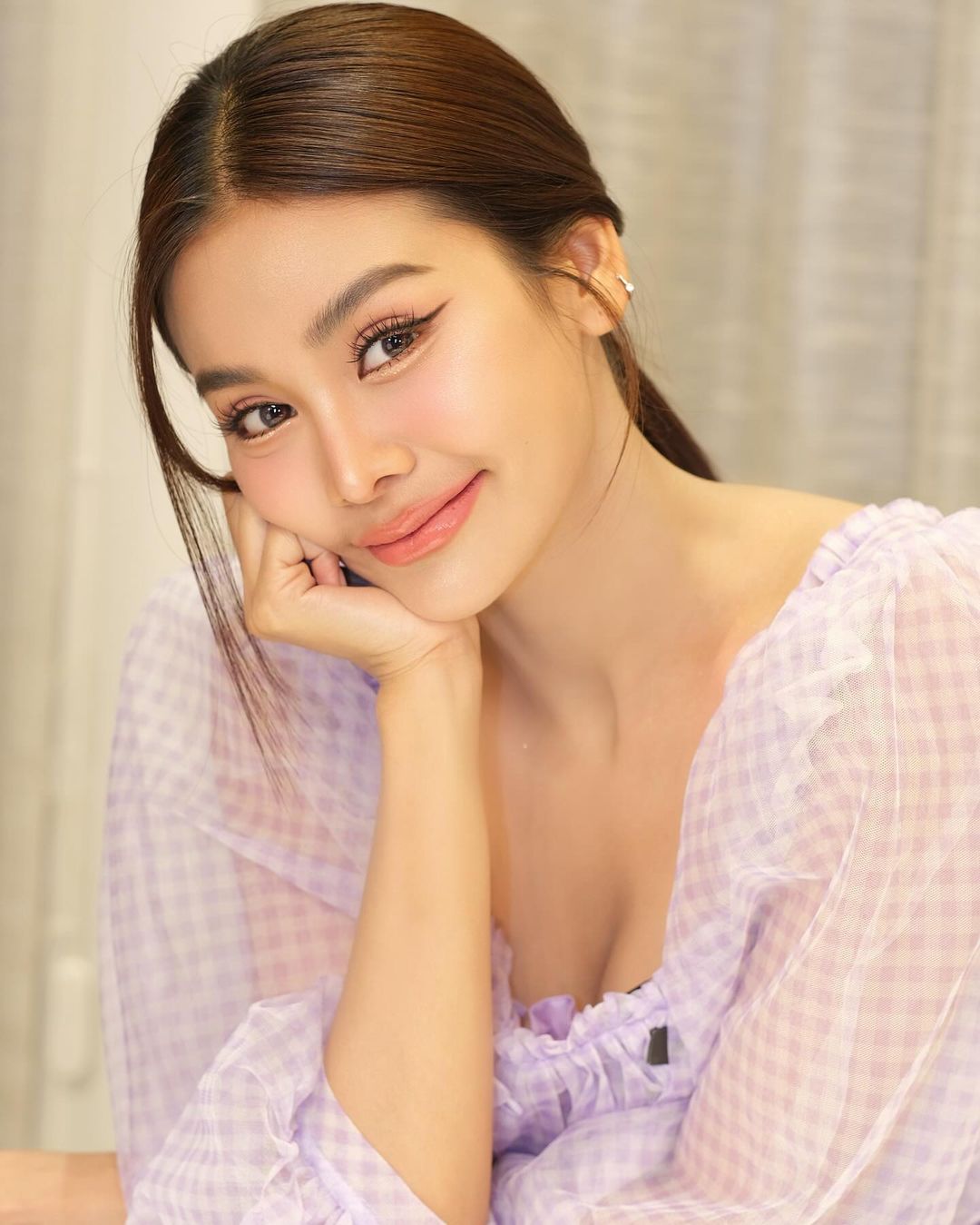 อิงฟ้า รับมีปัญหา ชาล็อต