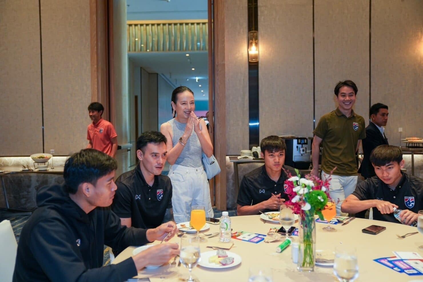 มาดามแป้ง ทีมชาติไทย
