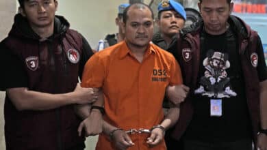 คุมตัวเสี่ยแป้ง นาโหนดกลับไทย จากอินโดนีเซีย