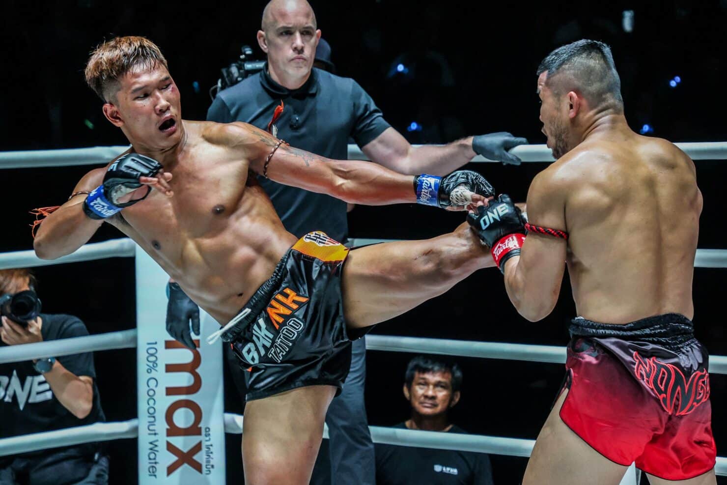 กุหลาบดำ ONE ลุมพินี 69