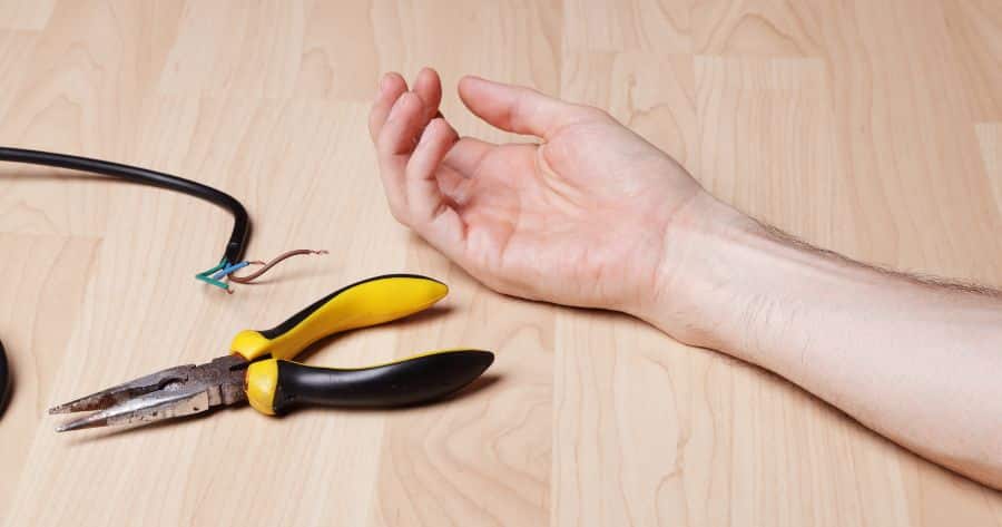 การป้องกันอุบัติเหตุไฟฟ้าดูด