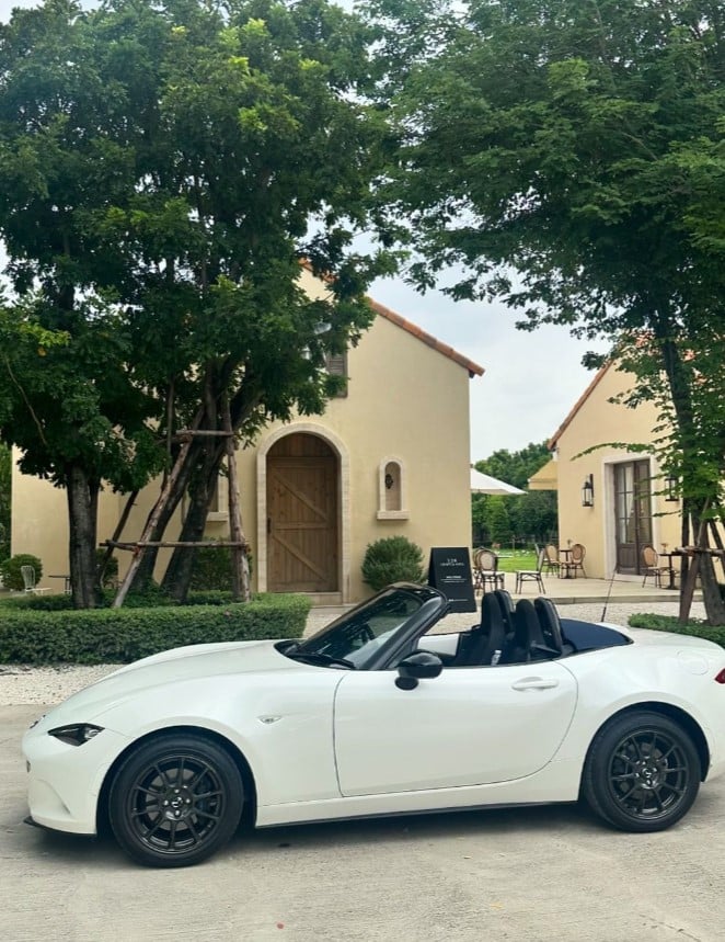 นาย ณภัทร ขายรถหรูแบรนด์ดัง