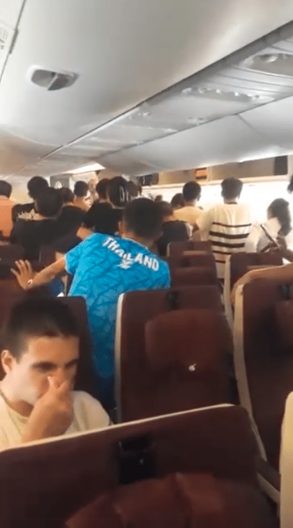 ผดส.ถูกอบอยู่ในเครื่องบินกว่า 3 ชั่วโมง