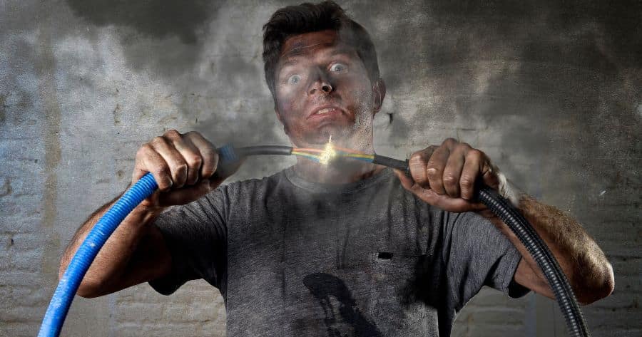 ผลกระทบจากไฟฟ้าดูด