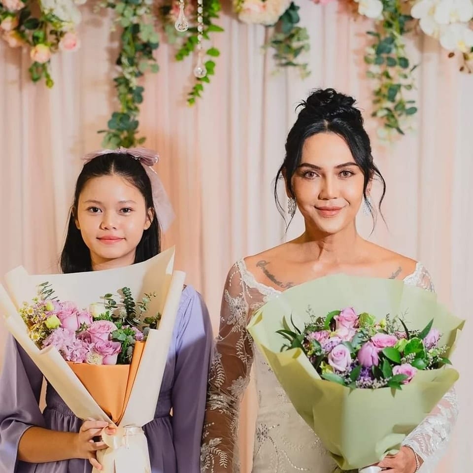 พอลลีน งามพริ้ง แต่งงาน ถ่ายรูปคู่น้องเพล