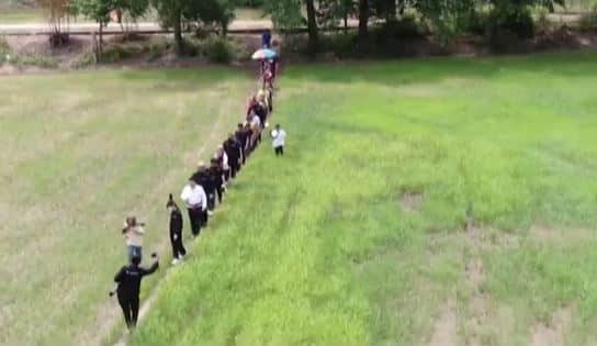 กันจอมพลังทดสอบเดินเท้าจากศูนย์เด็กเล็ก