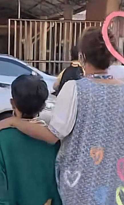 แม่น้องไนซ์ เชื่อมจิต บุกโรงเรียนลูกชาย-1