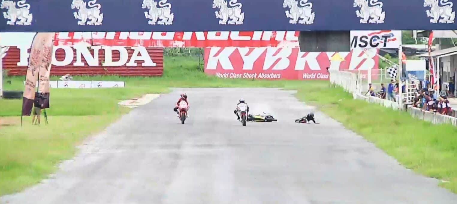 เด็กชา่ยเพชรกร นักแข่งหมายเลข 17