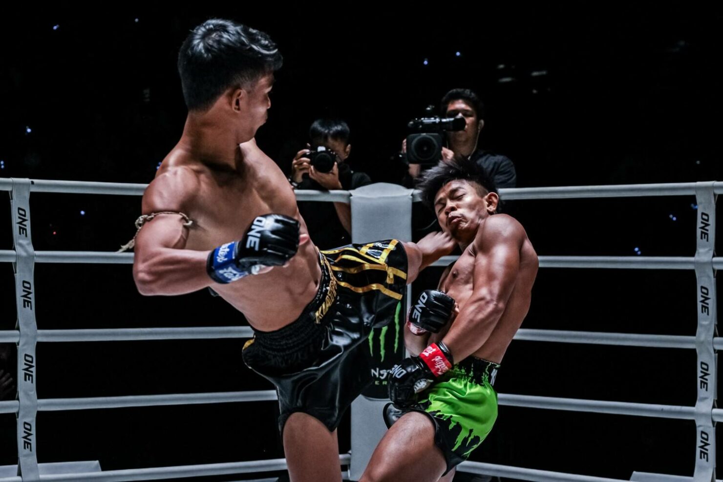 ONE ลุมพินี 71