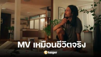 'Bird', a watermelon fan, cries and plays a very sad MV. Losing a loved one like in real life