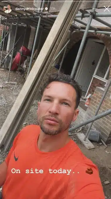 แดนนี่ชอบทำงานก่อสร้างแม้จะโดนดูถูก