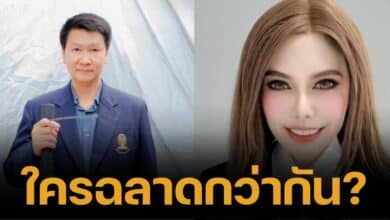 The battle begins with Ajarn Jesada and Dr. Ketkamon. Everyone has a better head than the other. The teacher answers with his own mouth.