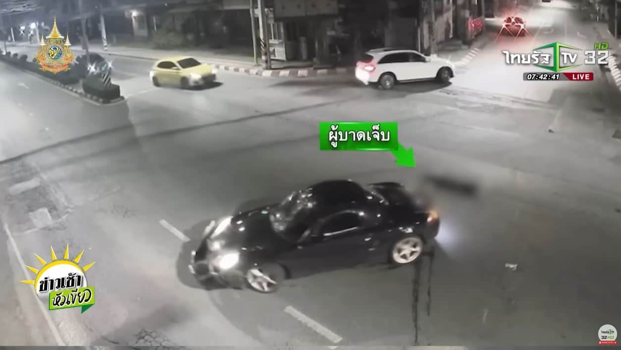 กล้องวงจรปิดจับภาพปอร์เช่ถอยทับร่างคู่กรณี