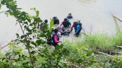 รวบหนุ่มฆ่าถ่วงน้ำญาติ เผยใช้มีดแทงซ้ำ หลังศพลอยอืดขึ้นมาสองครั้ง