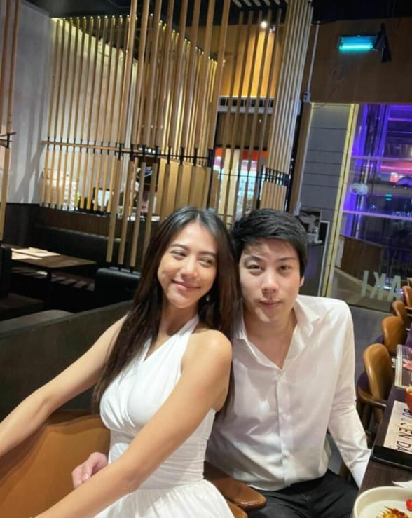 รูปคู่น้ำหวานเดอะเฟซ และไฮโซแชมป์