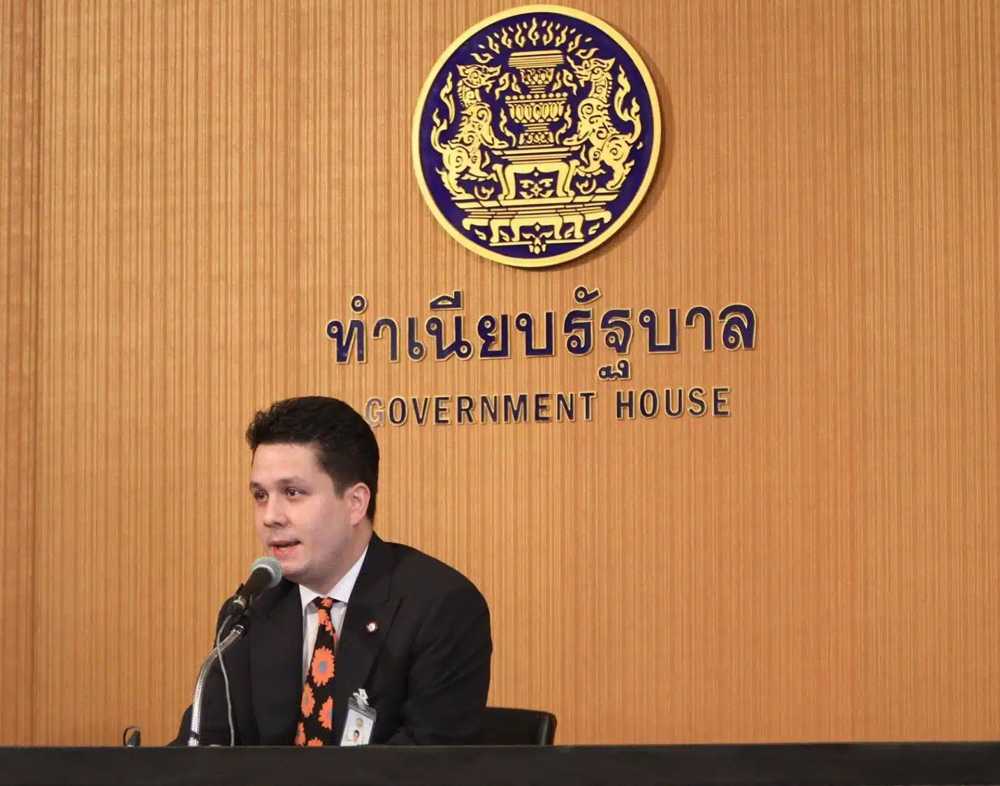 หาญส์หิมะทองคำ ประวัติ นักการเมือง