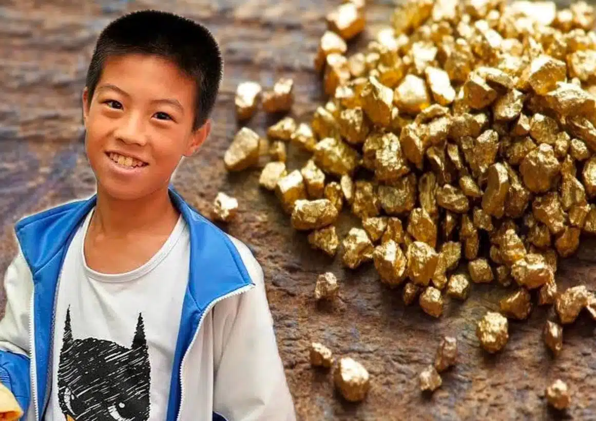 เด็กประถมจีน ค้นพบทองในหมู่บ้าน ขณะกำลังเดินเล่น