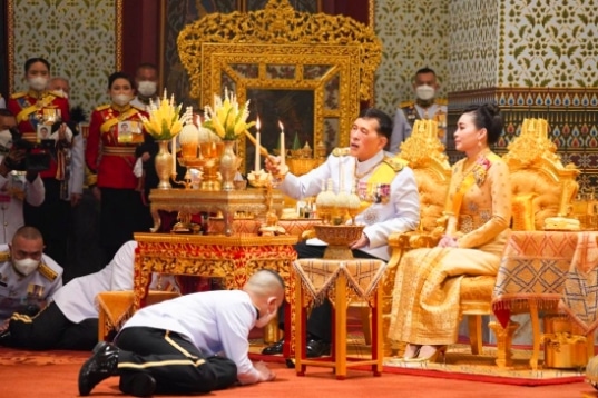 ในหลวง - พระราชินี เสด็จฯ ทรงบำเพ็ญพระราชกุศล-1