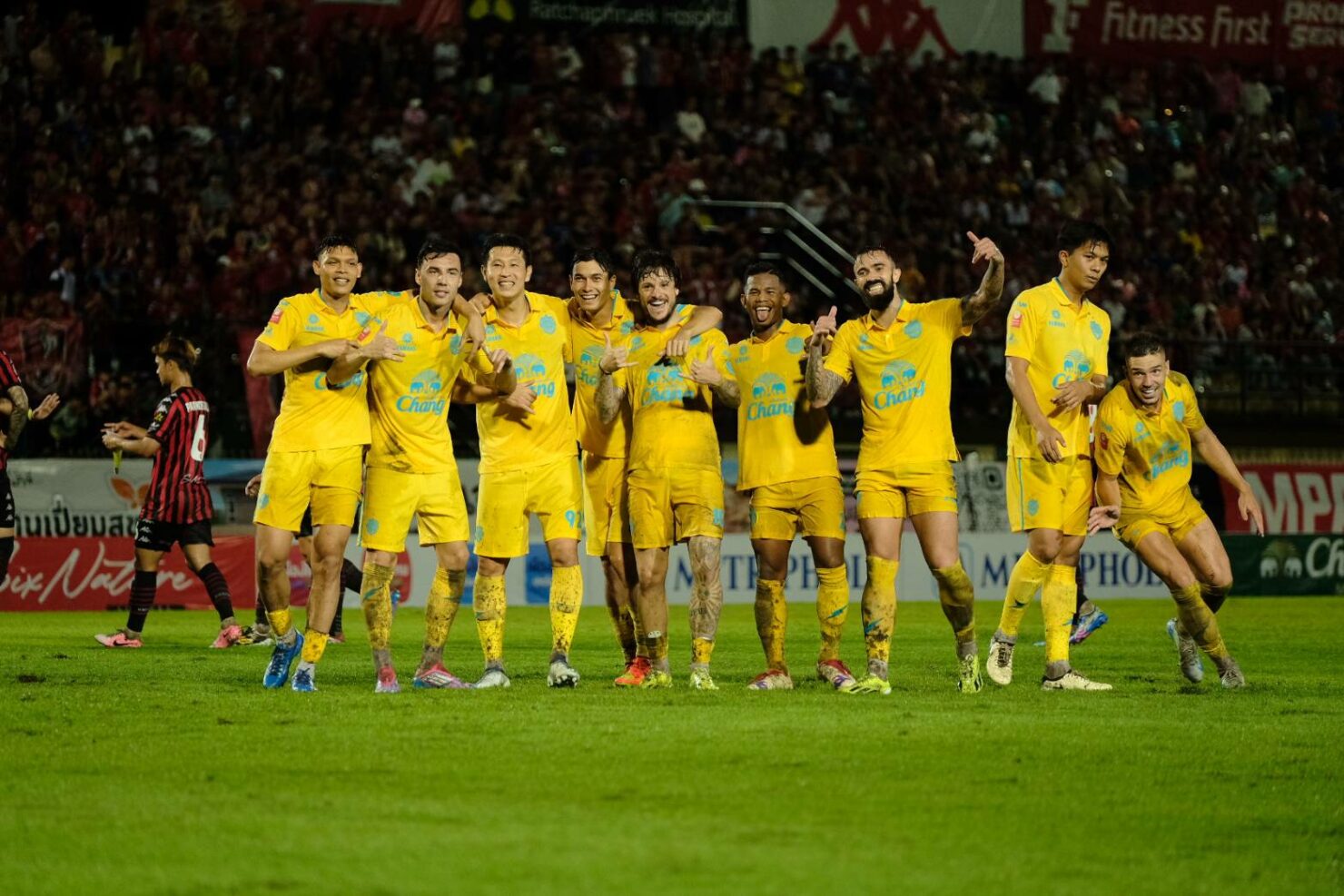 ผลฟุตบอล รีโว่ ไทยลีก บุรีรัมย์ ขอนแก่น