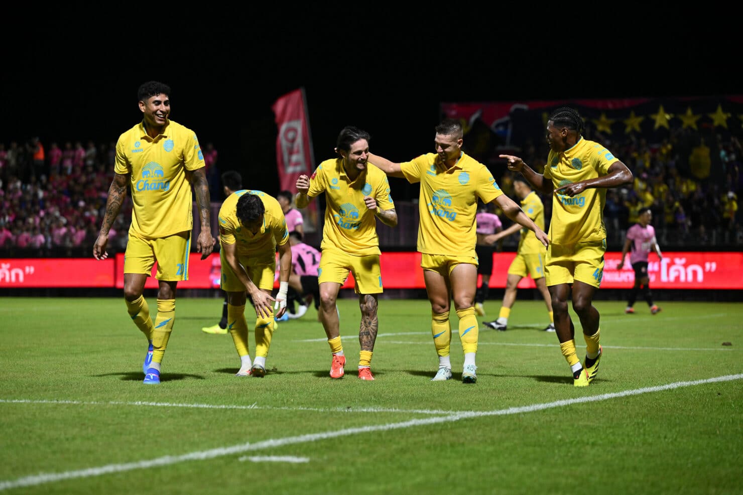 ผลฟุตบอล รีโว่ ไทยลีก หนองบัว พิชญ บุรีรัมย์