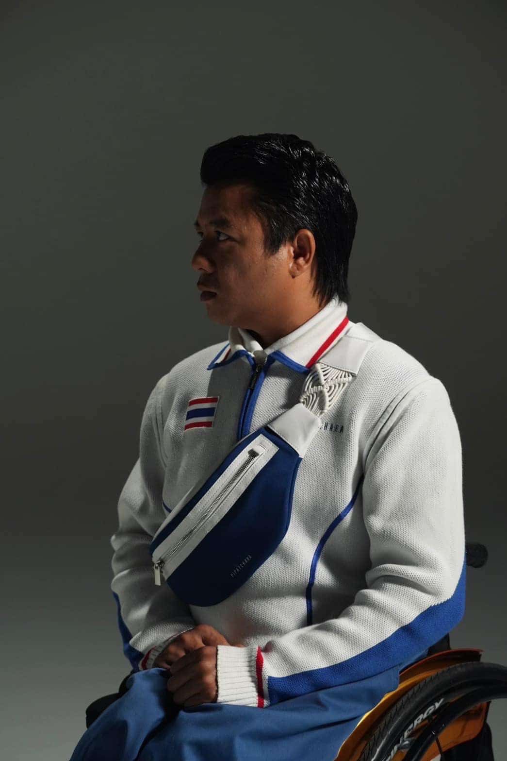 กระเป๋าของนักกีฬาพาราลิมปิกกไทยถักทอแบบมาคร่าเม่ซึ่งมีที่มาจากศิลปะท้องถิ่นของไทย