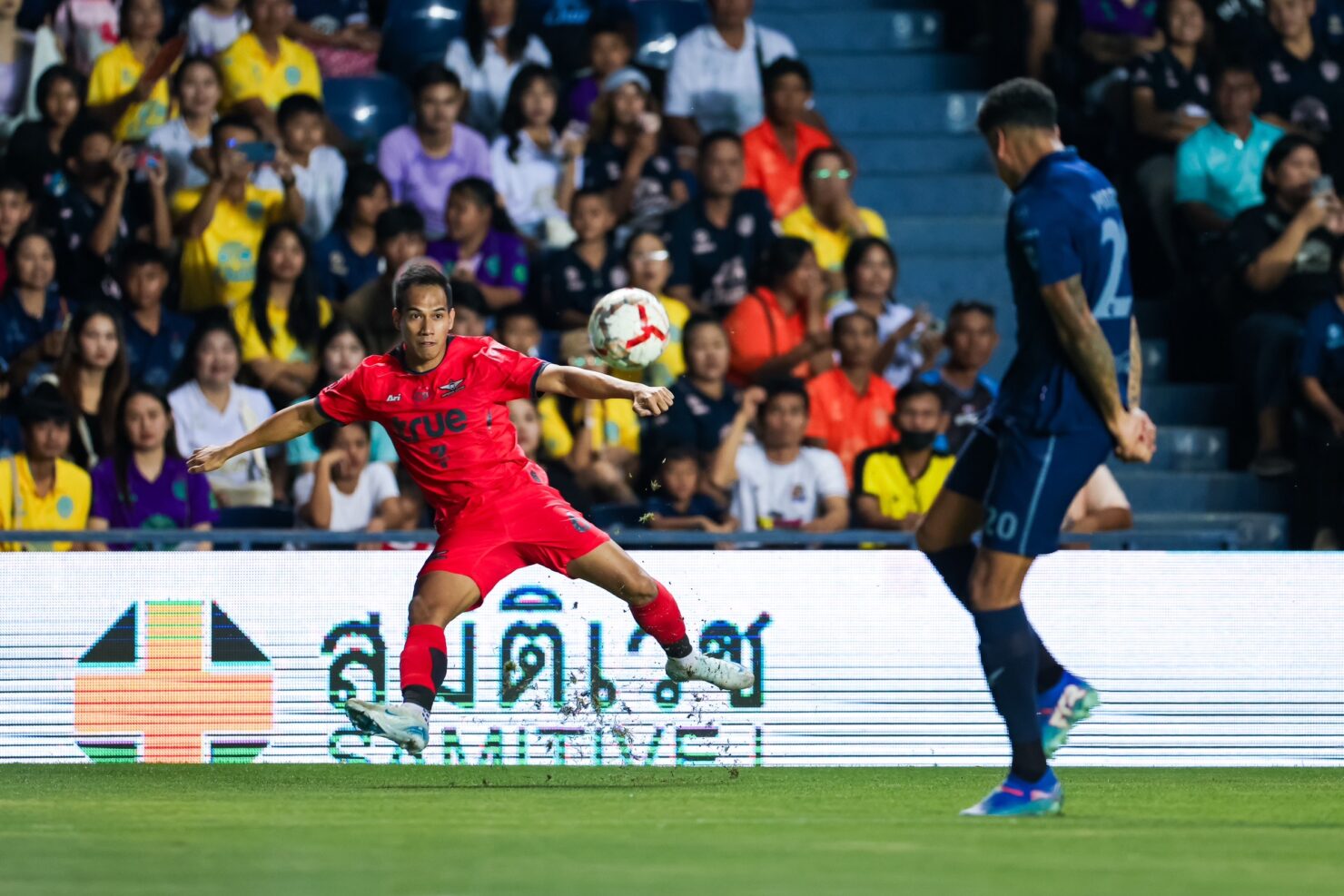 ผลฟุตบอล รีโว่ ไทยลีก บุรีรัมย์ แบงค็อก