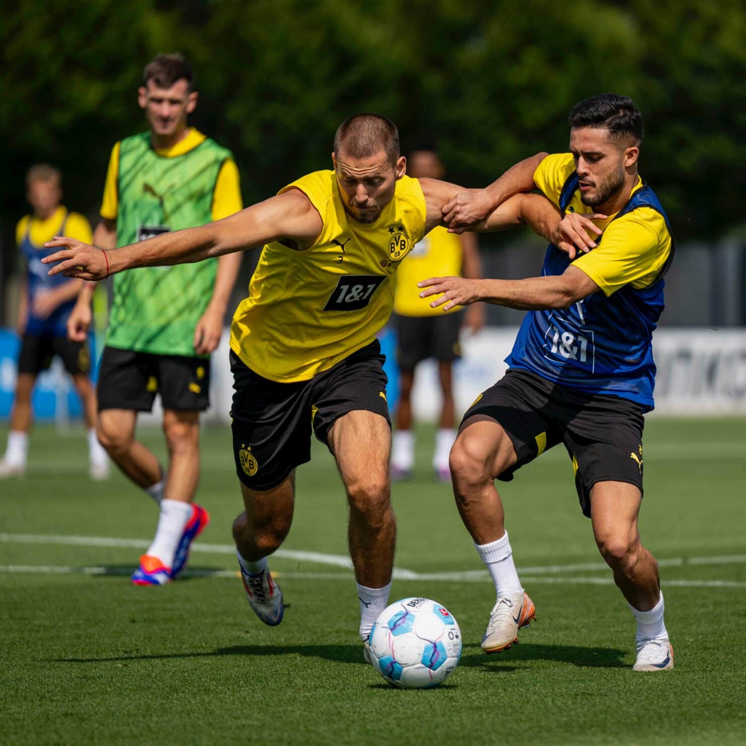 ผู้เล่นดอร์ทมุนด์ ลงซ้อมเตียมความพร้อมเกมสุดสัปดาห์