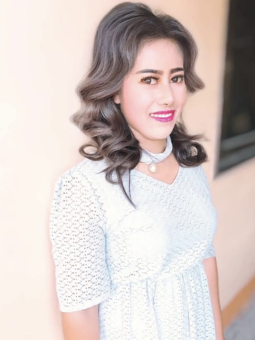 หนูรัตน์ เน็ตไอดอล ทำผมแต่งหน้า