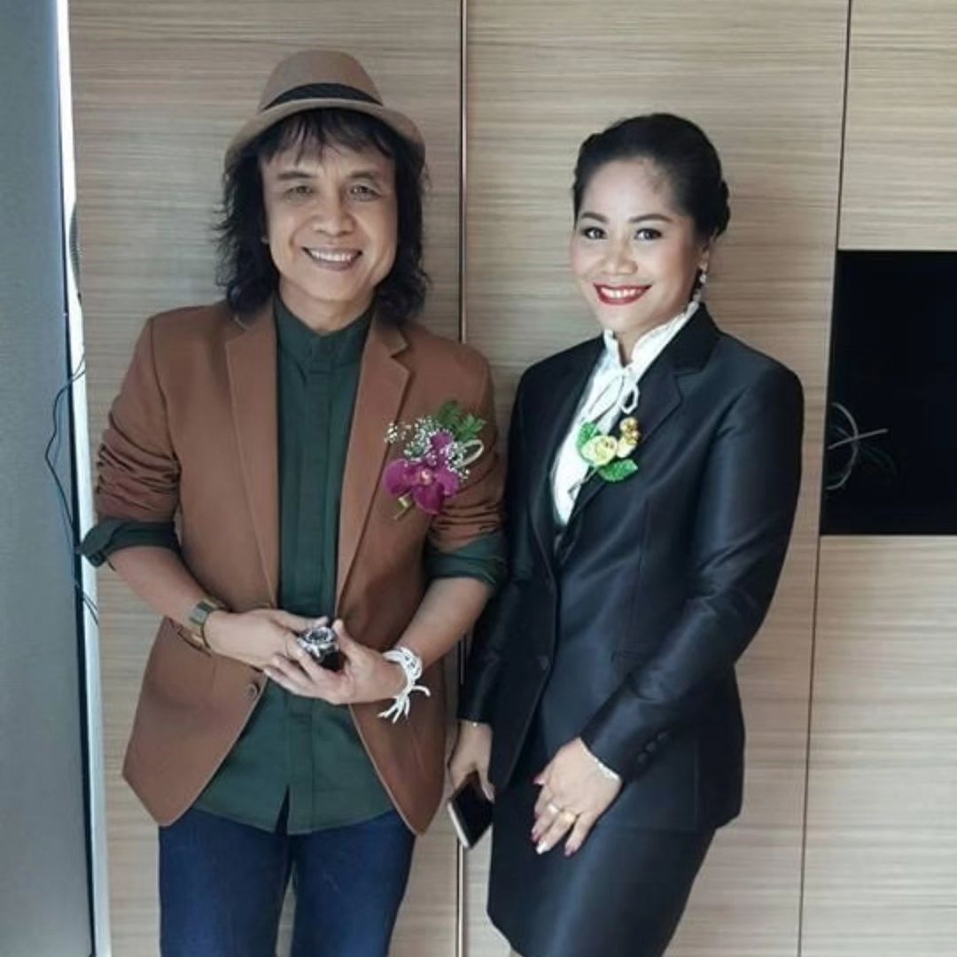 ครูสลา อาลัย หนิง สุภัสสรณ์