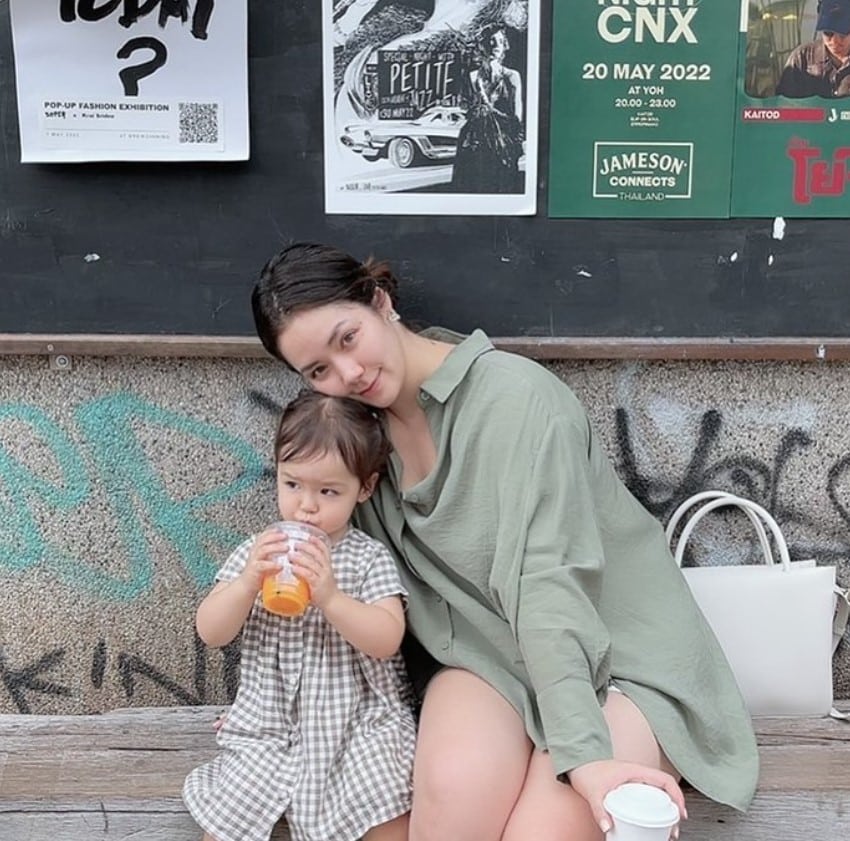 มีเรียน แฟนพีเค โพสต์ภาพคู่กับลูกสาว