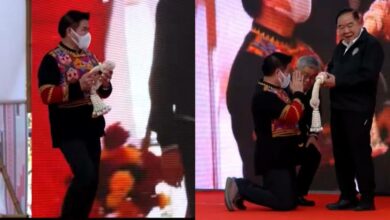 ธรรมนัสสมัยคุกเเข่าไหว้ลุงป้อม