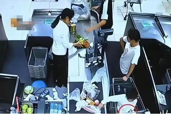 ภาพจากเหตุการณ์พนักงานต้องการปรับเงิน 10 เท่า