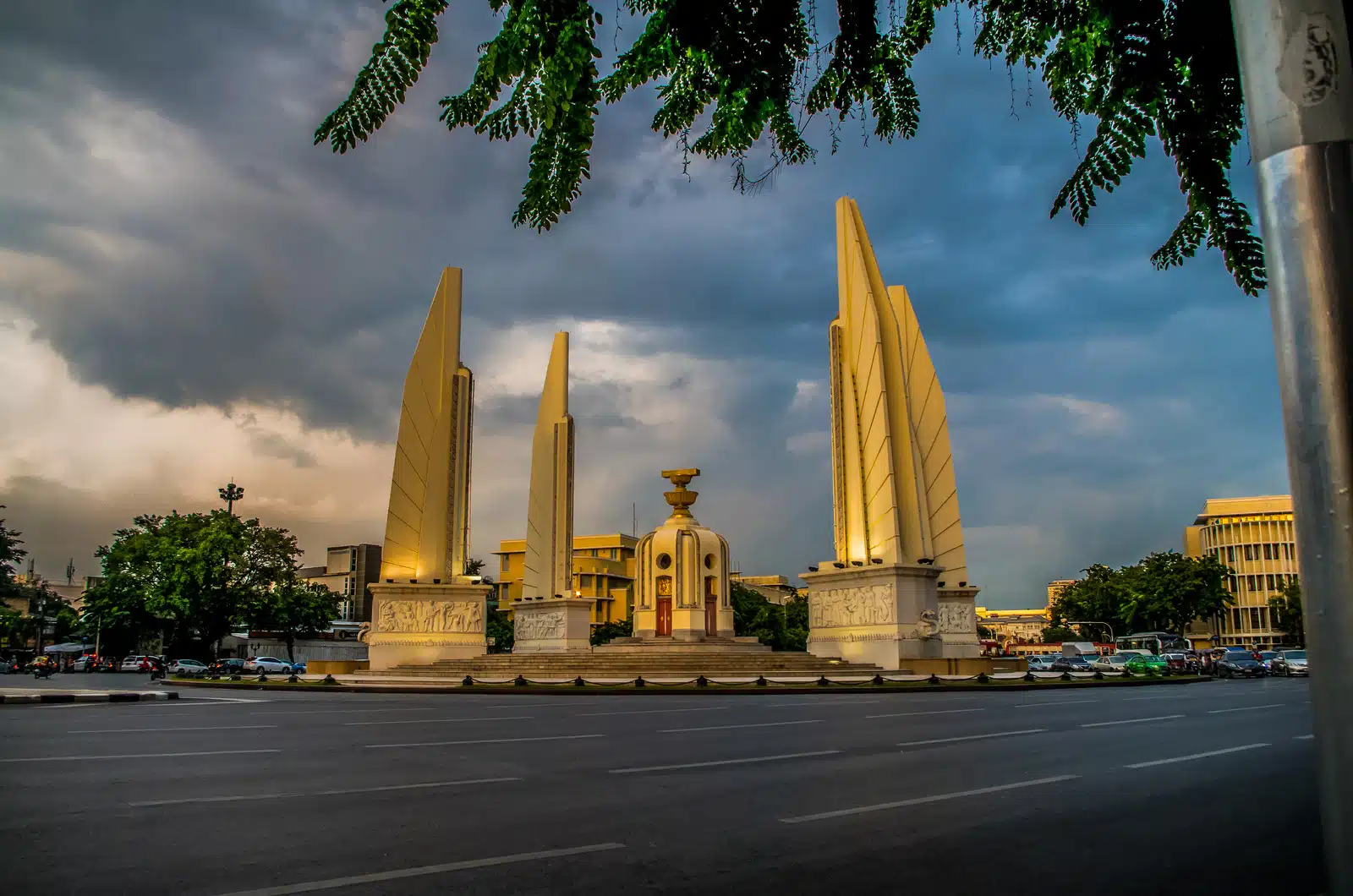 อนุสาวรีย์ ประชาธิปไตย