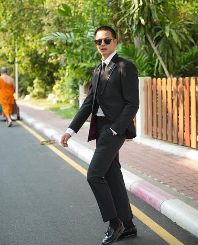 แชมป์ ชนาธิป ใส่สูท