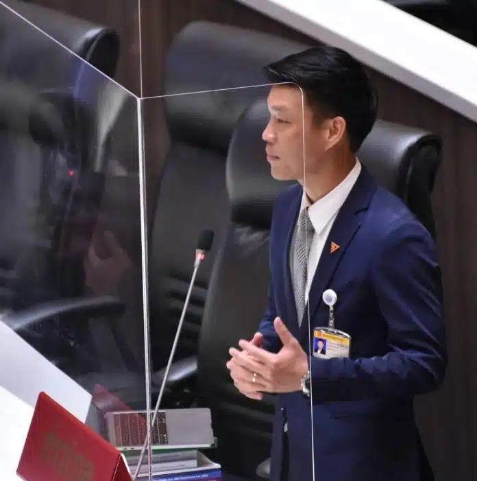 รวมทรัพย์สินอื่น ๆ ของ เท้ง รวม 2,104,800 บาท