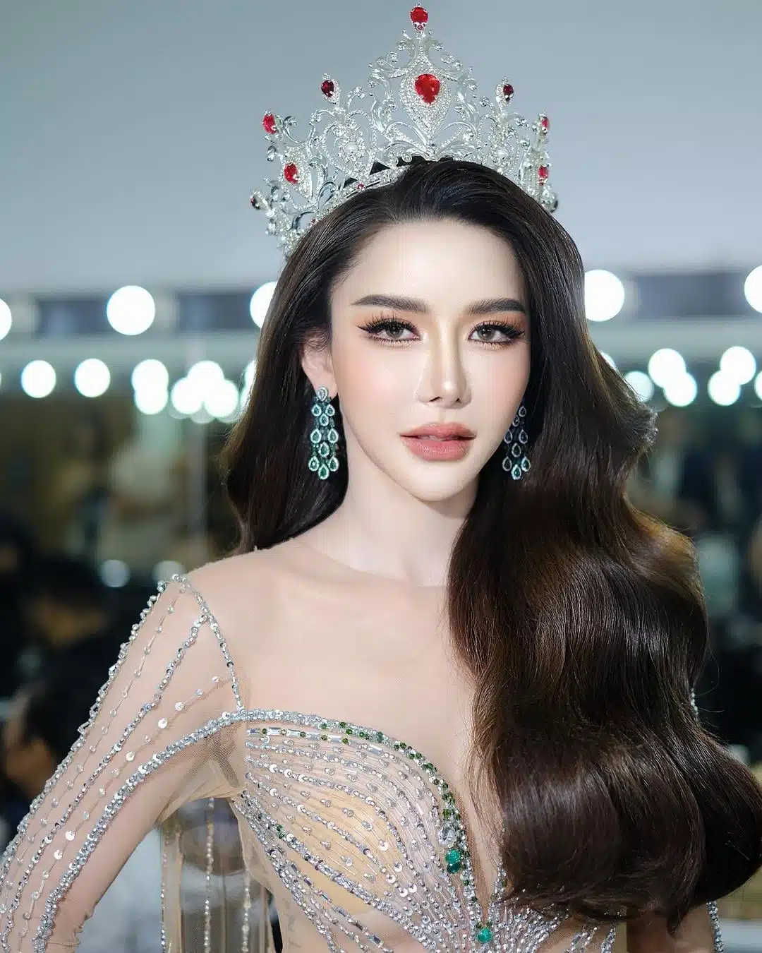 ฝน มาริสา คว้ามงกุฏชนะเลิศ
