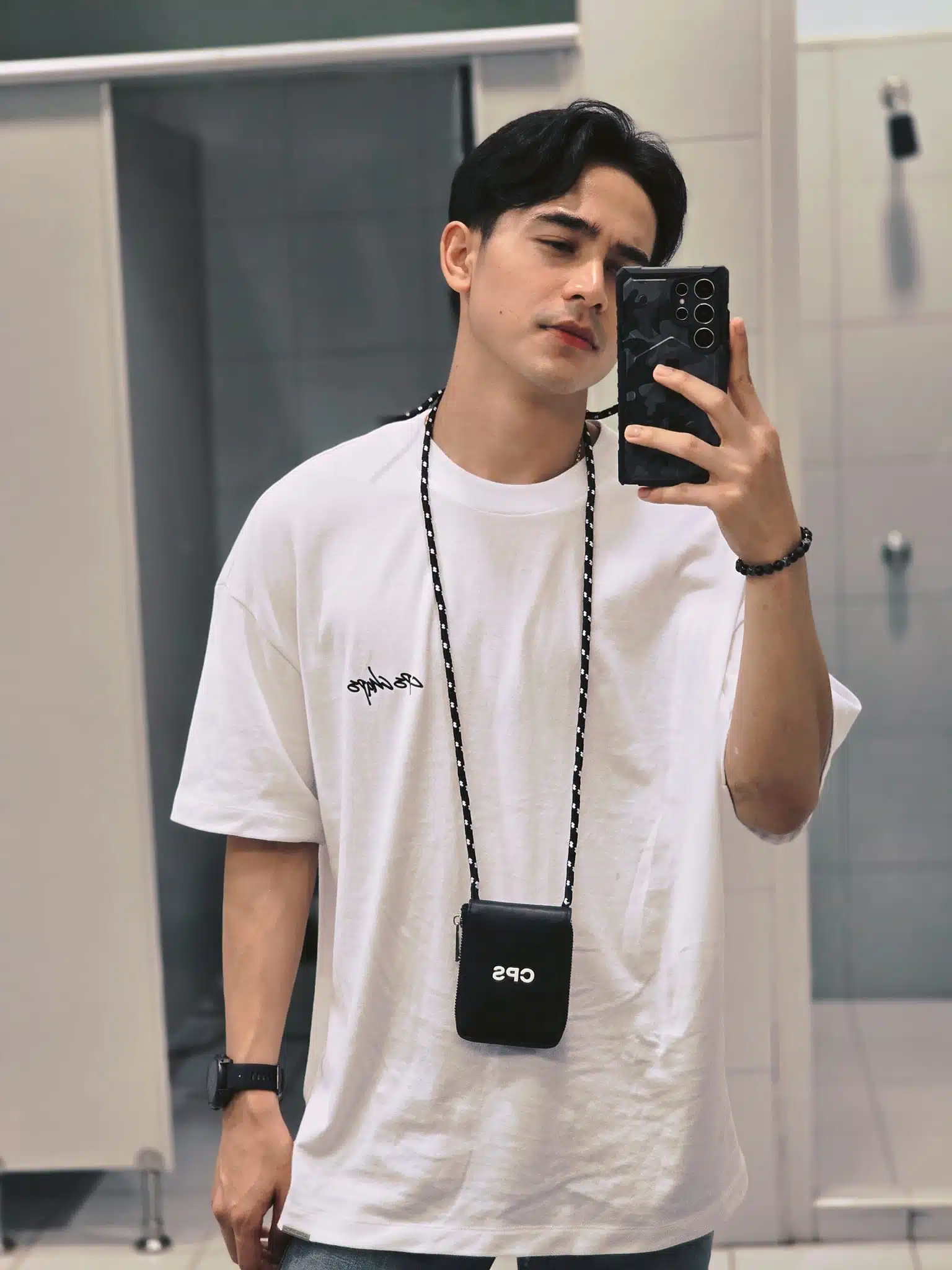 ยิว สามีเจนนี่ ถ่ายรูปหน้ากระจก
