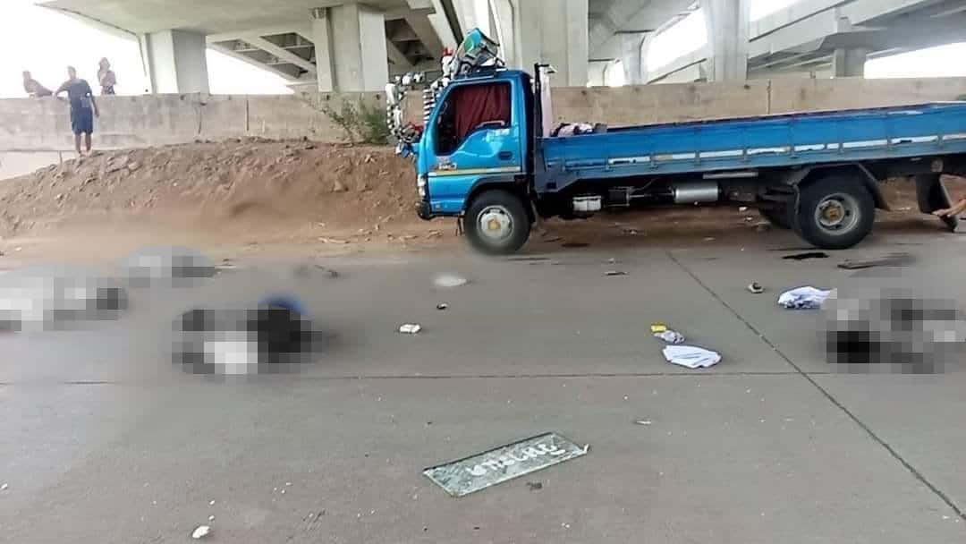 รถสองแถว หลุดโค้งพุ่งชนท้ายรถบรรทุก 6 ล้อ