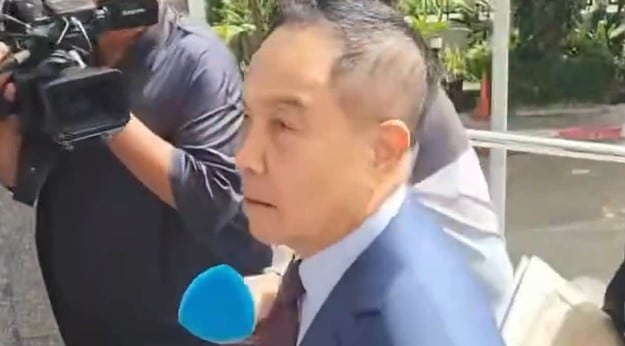 สมยศ มาตามนัดศาล