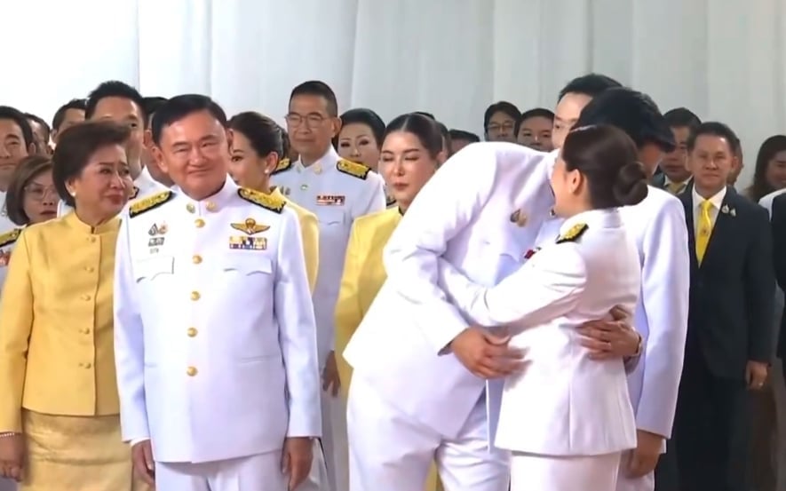 อุ๊งอิ๊ง กอดสามี หลังได้นั่งเก้าอี้นายก