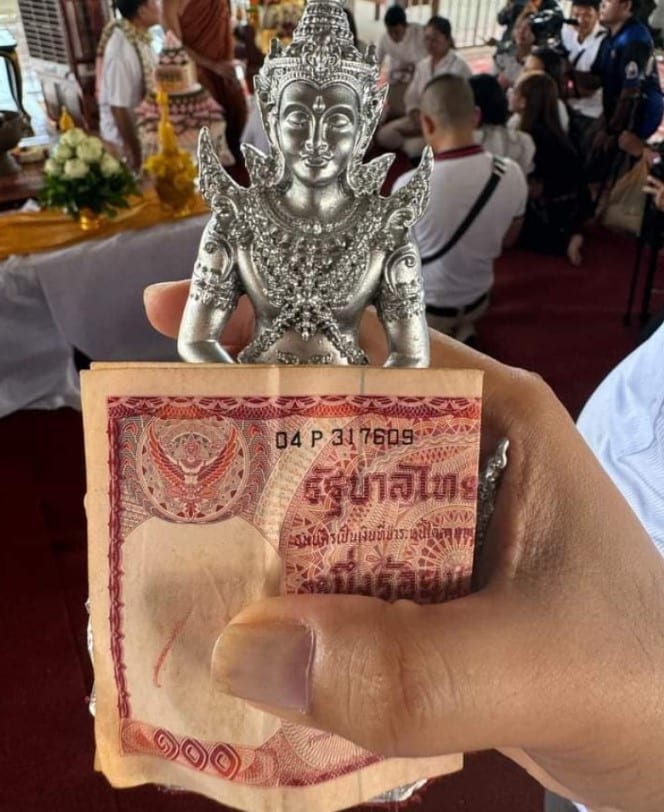 เลขเด็ดจากใบแบงค์ที่หลวงปู่ศิลามอบให้